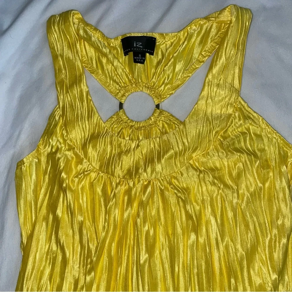 NWT Women’s Byer California Yellow Ruched Cut Out Tank Top Size Small - Picture 2 of 9